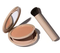 No Makeup Makeup 4-in-1 Foundation with Brush